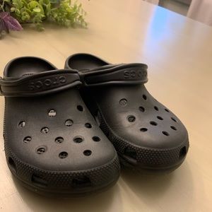Black Crocs